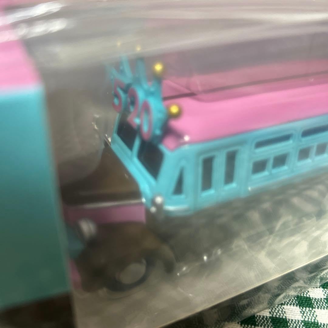 Amazon.co.jp: ☆ 嵐 嵐を旅する展覧会 バス ダイキャストカー : おもちゃ