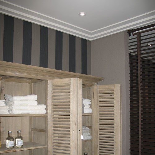 Cornisa plana C354 Orac Decor perfil de 4cm para ocultar imperfecciones 8
