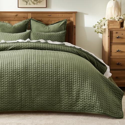 EverGrace Cross-Stitch Velvet Quilt Set