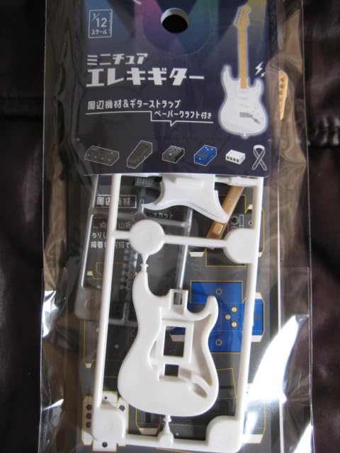 Amazon.co.jp: 1/12スケール ミニチュア エレキギター 白 S H