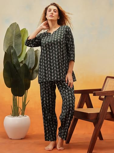 Image of Clovia Women's Rayon Printed Top & Pyjama Set