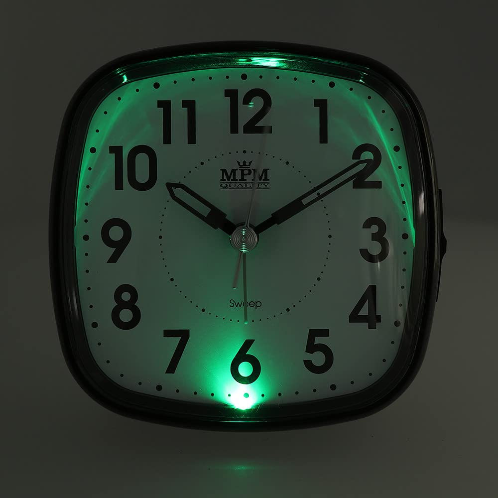 MPM Sveglia in plastica bianca senza ticchettio, classica sveglia digitale con luce LED, 12/24 ore, ideale anche come decorazione vintage