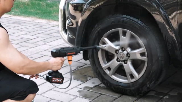 Amazon | 【Kisouya 新登場】高圧洗浄機 コードレス 充電式 9MPa強力