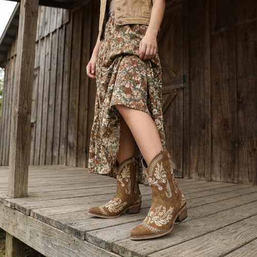 Image of Women's Western Ankle Booties Pointed Toe Cowgirl Boots with Fringe Tassels or Sparkly Rhinestone Fashion Short Boots for Casual Daily Wear