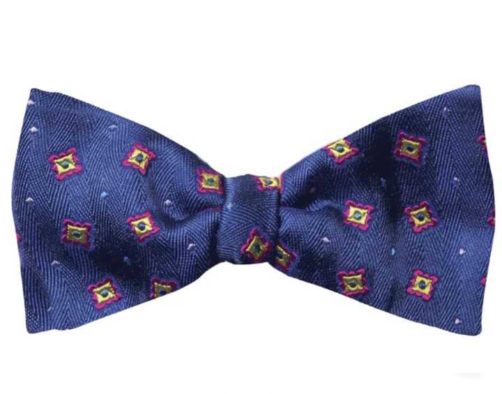 Papillon à nouer bleu en pure soie pour mariage et soirées habillées chic