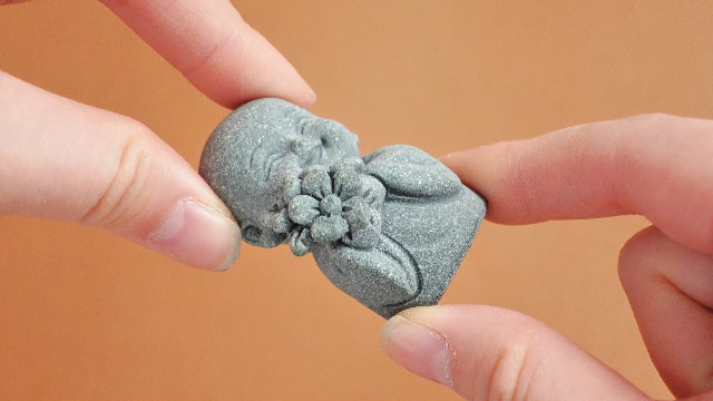 Juego de 8 estatuas pequeñas de Buda sonriente en arenisca miniatura 7
