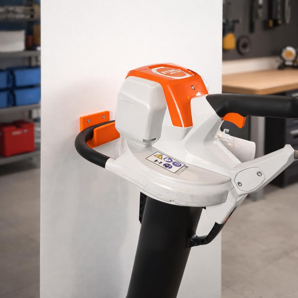 Halterung passend für STIHL Geräte mit Haltegriff KMA-SHA-FSA-HLA- Kombimotor Laubhäcksler Laubsauger Freischneider Kombisystem Multisystem Wandhalterung Gerätehalterung Zubehör Befestigung (Orange)