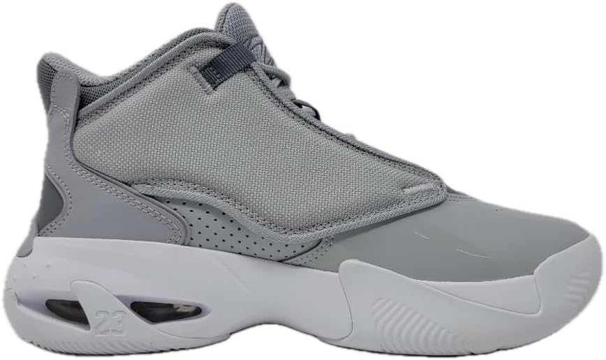Nike Jordan Boy's Max Aura 4 (Big Kid)