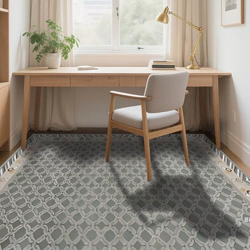 Tapis moderne à poils courts gris, la solution déco douce et facile à nettoyer
