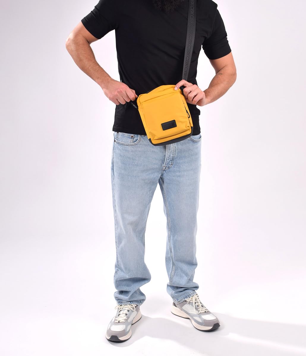 KCB Bandolera Pequeña de Hombre Skid | Diseño Práctico | Bolsillos Multiusos | Ideal para el Día a Día | Asas Ajustables | 100% Vegano