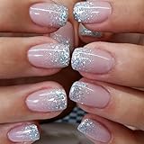 【Facile à Appliquer】Profitez de votre manucure préférée en quelques minutes, où et quand vous le souhaitez. Commencez par limer vos ongles et maintenez-les propres et secs. Appliquez ensuite la colle de taille appropriée sur vos ongles et retirez les films protecteurs. Enfin, appliquez des faux ongles de taille appropriée et appuyez pendant 20 secondes. Une fois terminé, vous pouvez également utiliser une lime à ongles pour les tailler à la forme et à la taille souhaitées.