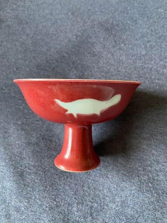 中国古美術品 魚文釉里紅 馬上杯 大明宣徳年製 中国古美術品 魚文釉里紅 馬上杯 大明宣徳年製