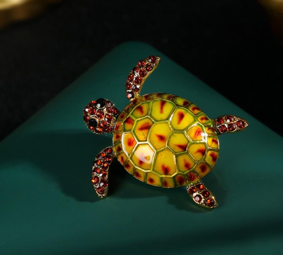 Image of Turtle Animal Brooch Pin Exaggerated Long Life Tortoise Lapel Pin Retro Crystal Sea Animal Safty Pin Women Men Clothes Decor Birthday Gift for Mom Grandma