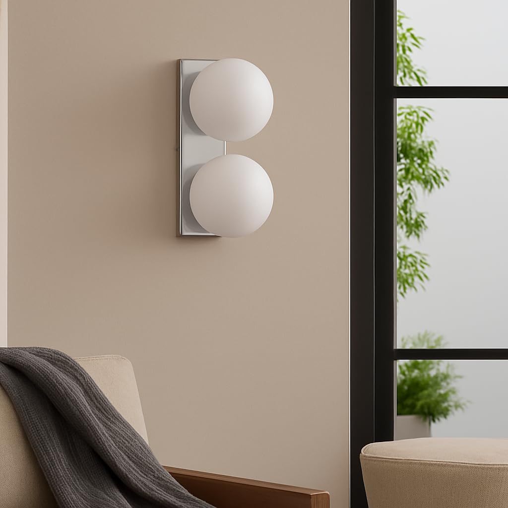 Alpinaluz Applique da parete con 2 sfere in vetro opaco Ø150 mm - Base rettangolare in metallo cromato - Stile moderno decorativo - Boccole E27 - Doppia luce per interni