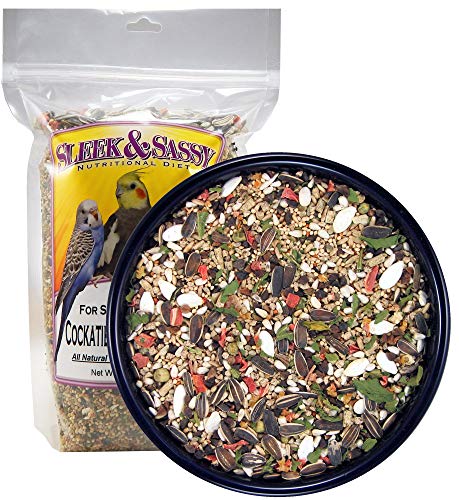 SLEEK & SASSY Small Hookbill Bird Treat for Lovebirds, Cockatiels, Quaker Parrots & Small Conures (2 lbs.)