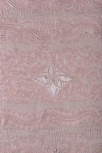 Image of The Ultimate Guide to Free-Motion Quilting with Angela Walters: Tips, Techniques & 104 Designs