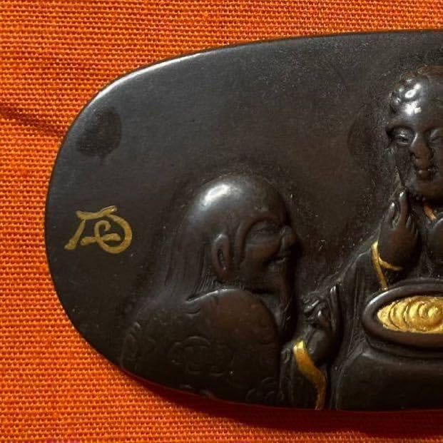 UT009 時代 提げ物 金双獅子図前金具 蛇皮煙草入 横13.1cm 重49g・二疋獅子図前金具 蛇皮莨入・叺 喫煙具 時代 赤銅 獅子彫り 煙草入れ前金具 ⁄ 金工細工 提げ物 煙管