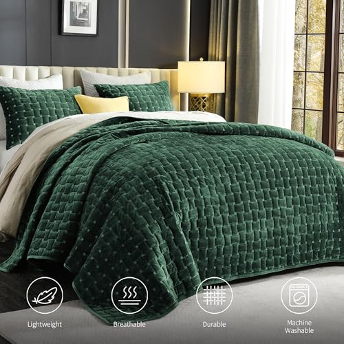 Image of Grassix Velvet Quilt Set Queen Size, Luxury Geometric Design, Dark Green | Lightweight Velvet Comforter with 2 Pillow Shams, Ultra Soft Bedspread Coverlet, Quilted Bedding Set for All Seasons, 90 inchx96 inch