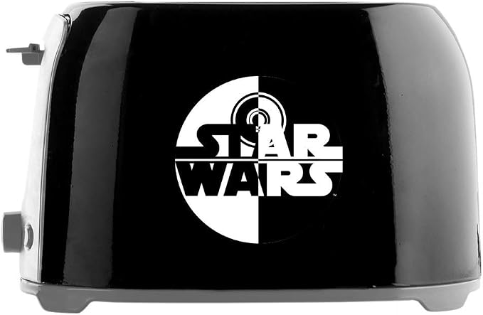 Vista frontal da torradeira Mallory Star Wars com o logo da saga