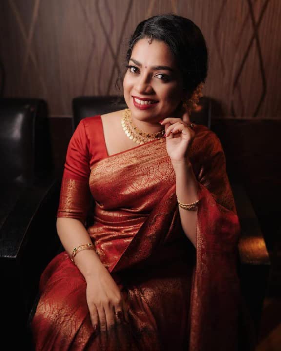 Image of Flosive Women's Kanjivaram Silk Saree With Blouse Piece