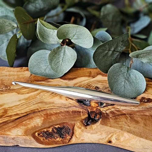 Image of Furls Crochet Hook, Silver Streamline Metal, Ergonomic Handle Crochet Hooks 7 inch (Silver Metal, E - 3.50MM)