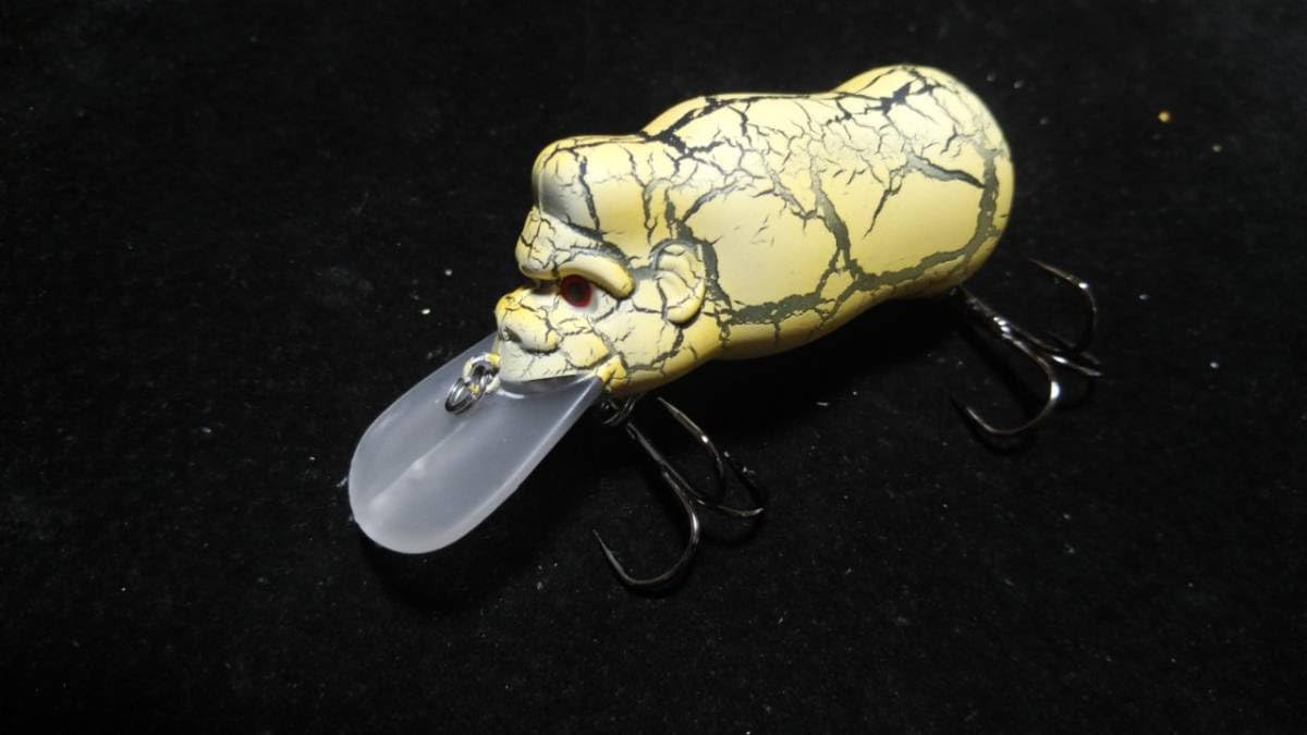 ナマズ バス 雷魚 ルアーまとめ売り　ケース付き カエルルアー バス 雷魚 ナマズ釣り ソフトルアー 5色セット