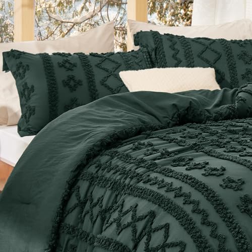 Bedsure Tufted Boho Comforter Set King Size - Emerald Green Boho Bed Set, GentleSoft™ 3 Pieces Farmhouse Shabby Chic Embroidery Bedding, Gifts for Woman, Soft Jacquard King Comforter for All Seasons