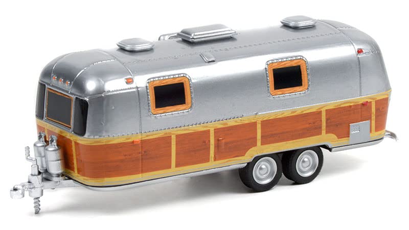 Greenlight 34110-C Hitched Homes Series 11 - 1972 Airstream Double-Axle Land Yacht Safari Custom Woody 1:64 Scale, Adults Unisex