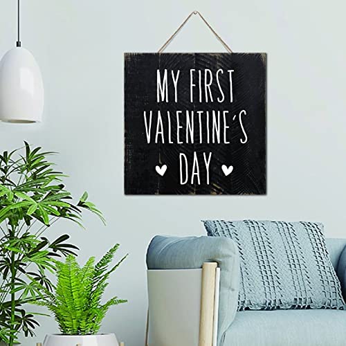 Suspension bois My First Valentine's Day en finition naturelle durable