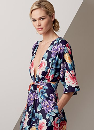 Vogue Patterns V9253ZZ0 Misses' Deep-V Kimono-Style Dresses with Self Tie Sewing Pattern, 16-18-20-22-24-26 Red - Thumbnail 5