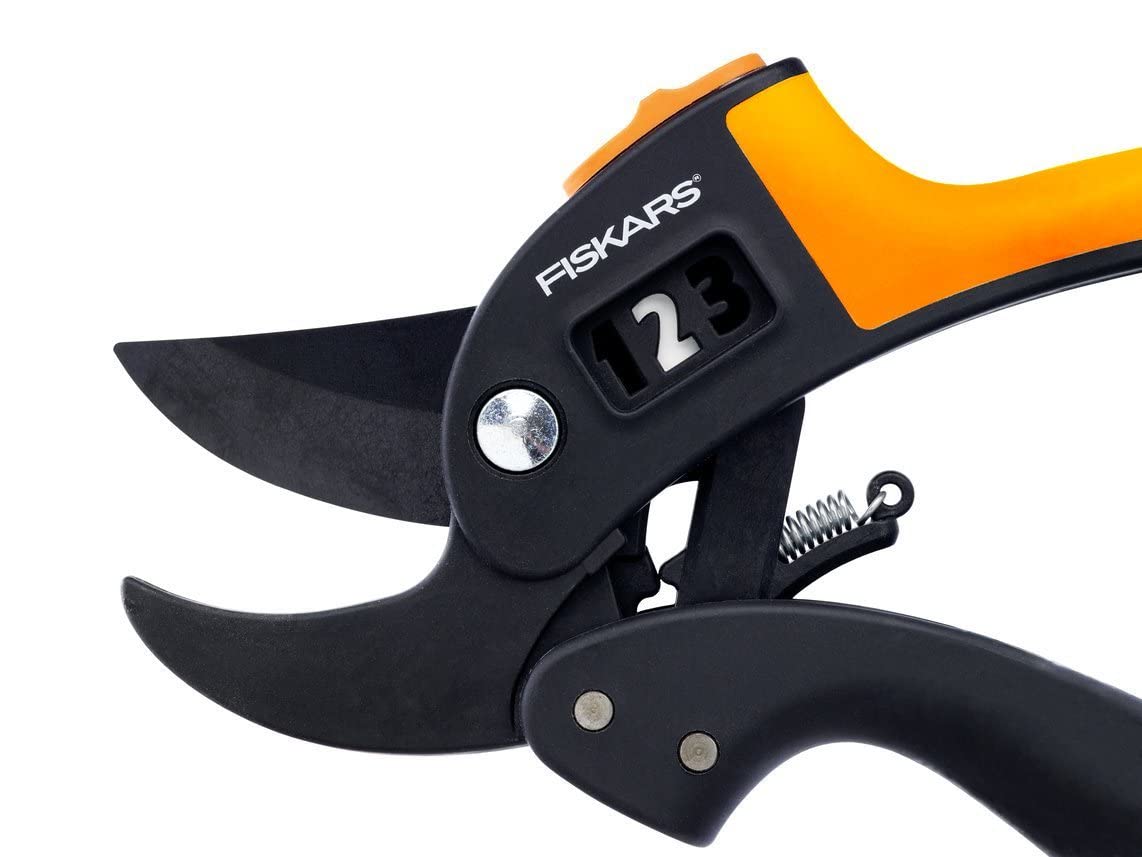 Fiskars Sekator kowadełkowy do suchych gałęzi, Nieprzywierająca powłoka, Wysokiej jakości stalowe ostrza, Długość: 19 cm, Czarno-pomarańczowy, PowerStep, P83, 1000575