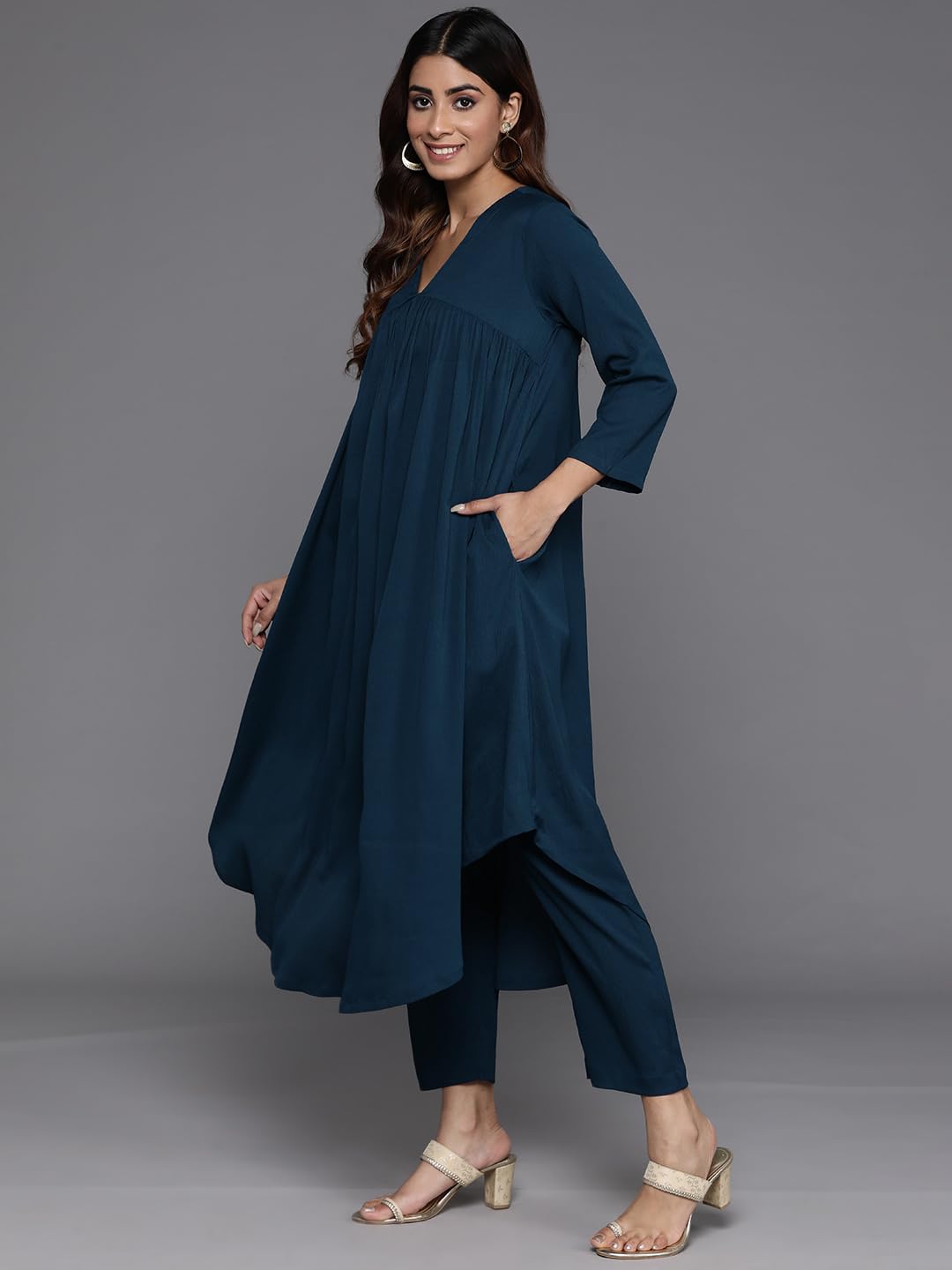 Varanga Women's Purple Floral Printed Straight Kurta Set  Elegant & Comfortable Ethnic Wear For Women, Perfect For Casual & Festive Occasions