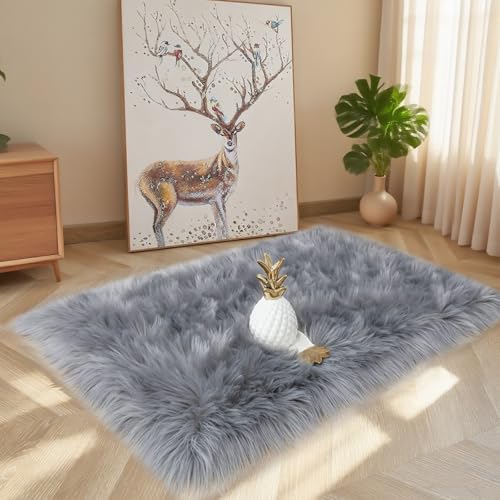 Faux Lammfell Schaffell Teppich 60 x 90 cm, Lammfellimitat Teppich Flauschiger Weicher Fell Teppiche Longhair Fell Lammfellimitat Carpet für Stühle Sofa Schlafzimmer Kinderzimmer (Grau, Rechteckig)
