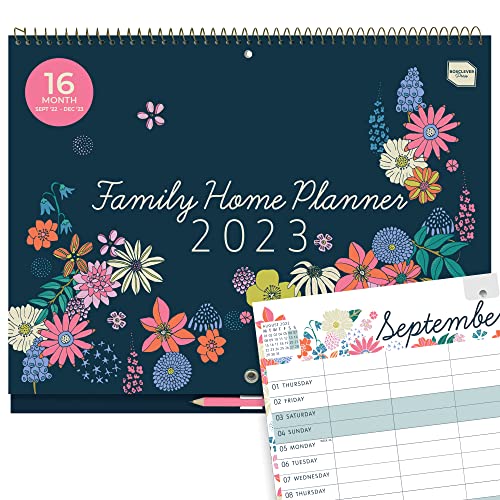 (en anglais) Calendrier familial 2022 2023 ‘Family Home Planner’ Boxclever Press. Calendrier 2022 2023 avec 6 colonnes. Calendrier mensuel sept 22 à déc 23. Calendrier mural avec autocollants Cover