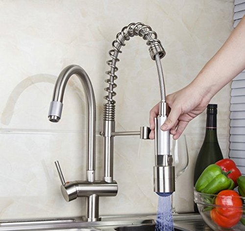 Robinet de cuisine extractible pour nettoyer facilement les grands plats