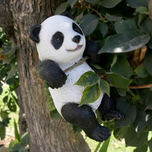 Panda trepando una cuerda con diseño resistente para un jardín elegante 7