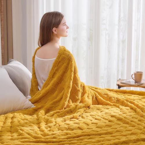 NEWCOSPLAY Super Soft Twin Blanket Mustard Yellow Premium Silky Flannel Fleece 3D Checkered Lightweight Bed Blanket All Season Use (Mustard Yellow Checkered, Twin(60"x80"))