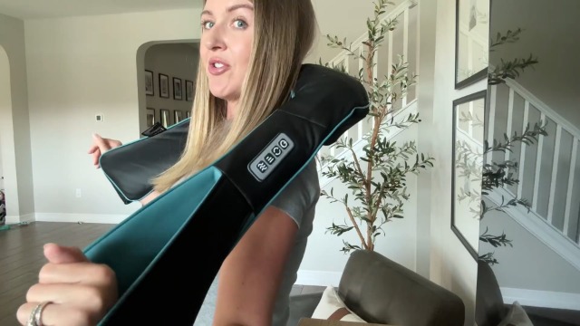 Amazon.com: Mo Cuishle Shiatsu Neck Massager for Pain Relief