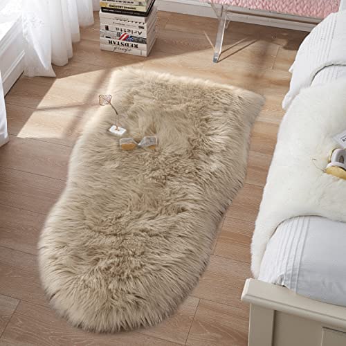 Small Faux Fur Rug, 2X4 Ft Ultra Soft Sheepskin Rug Chair Sofa Cover Seat Pad, Beige Fluffy Shag Rug For Bedroom Nursery Kids Room, Luxury Shaggy Rug Fuzzy Plush Floor Carpets, Cute Dorm Home Decor #TOP1