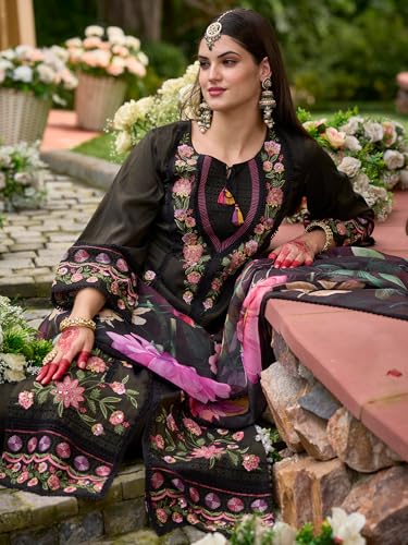 Image of INDO ERA Women's Off White Silk Blend Embroidered Straight Kurta Pant And Dupatta Set (IEOUT6962)