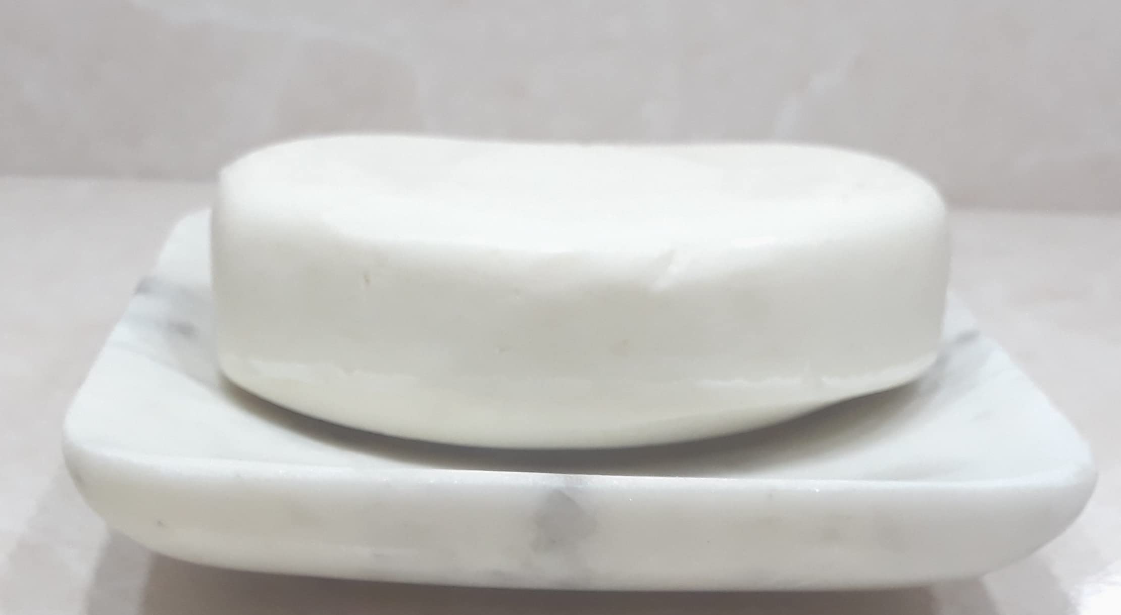 KRAFT CLOUDS White Marble Soap Dish/Stone Soap Case (Holder) 4x4 inch Squarish | for Bathroom Bath tub wash Basin Accessory (B0BCL6NYF4) Amazon Price History, Amazon Price Tracker