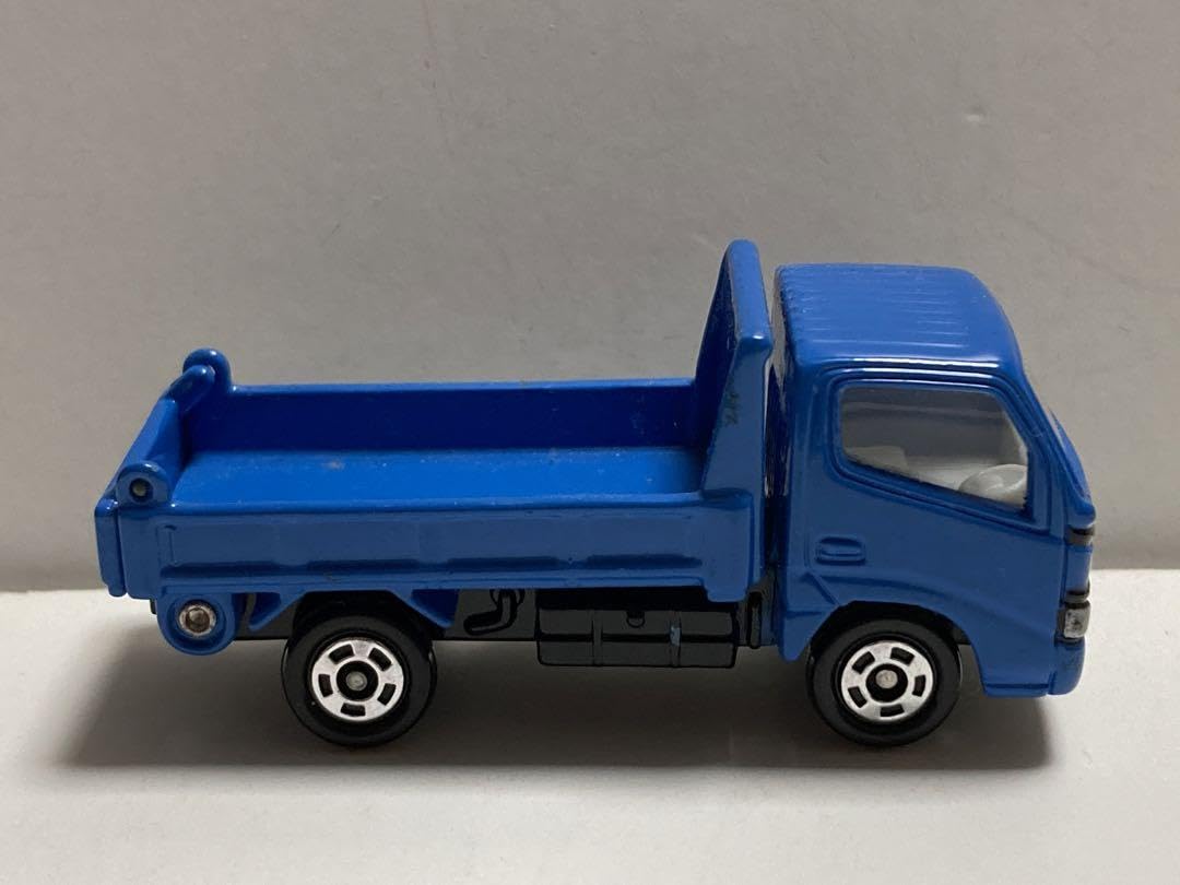 Amazon.co.jp: トミカ トヨタ ダイナ ダンプカー はたらく車 : おもちゃ