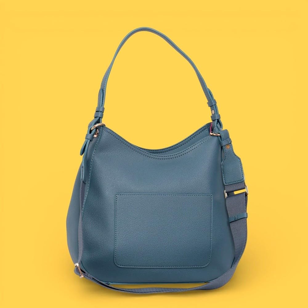 Agatha Ruiz de la Prada Bolso Hobo de color azul con flor calada en el centro
