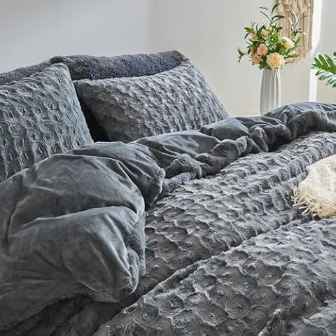 JOLLYVOGUE Faux Fur Comforter Set Queen, Rose-Shaped Fluffy Comforter Set, Ultra Soft & Warm Fleece Bedding Set 3 Pieces with 1 Comforter & 2 Pillow Shams for Winter, Grey Cover