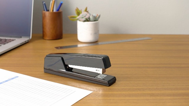 Amazon.com : Swingline Stapler, 30 Sheet Capacity, 747 Classic