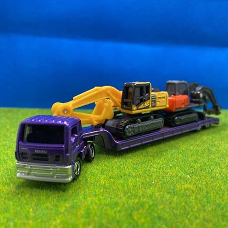Amazon トミカ いすゞ ギガトレーラー 低床 重機回送車 Komatsu ユンボ セット ミニカー ダイキャストカー ホビー