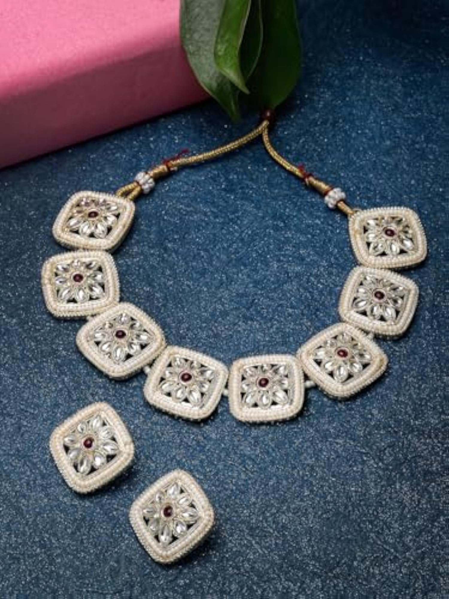 Kundan Studded Collar Necklace Set + Earrings
