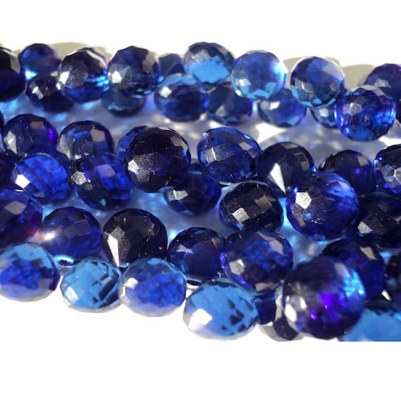 Perles quartz mystique bleu cobalt 9x9mm assorties par paires pour des créations haut de gamme