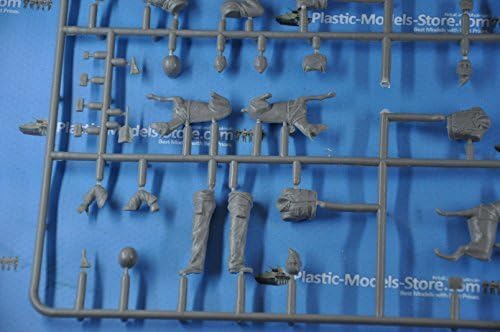 DOGS IN SERVICE IN THE US MARINE CORPS, 3 FIGURES + 3 DOGS 1/35 MASTER BOX 35155 by Masterbox