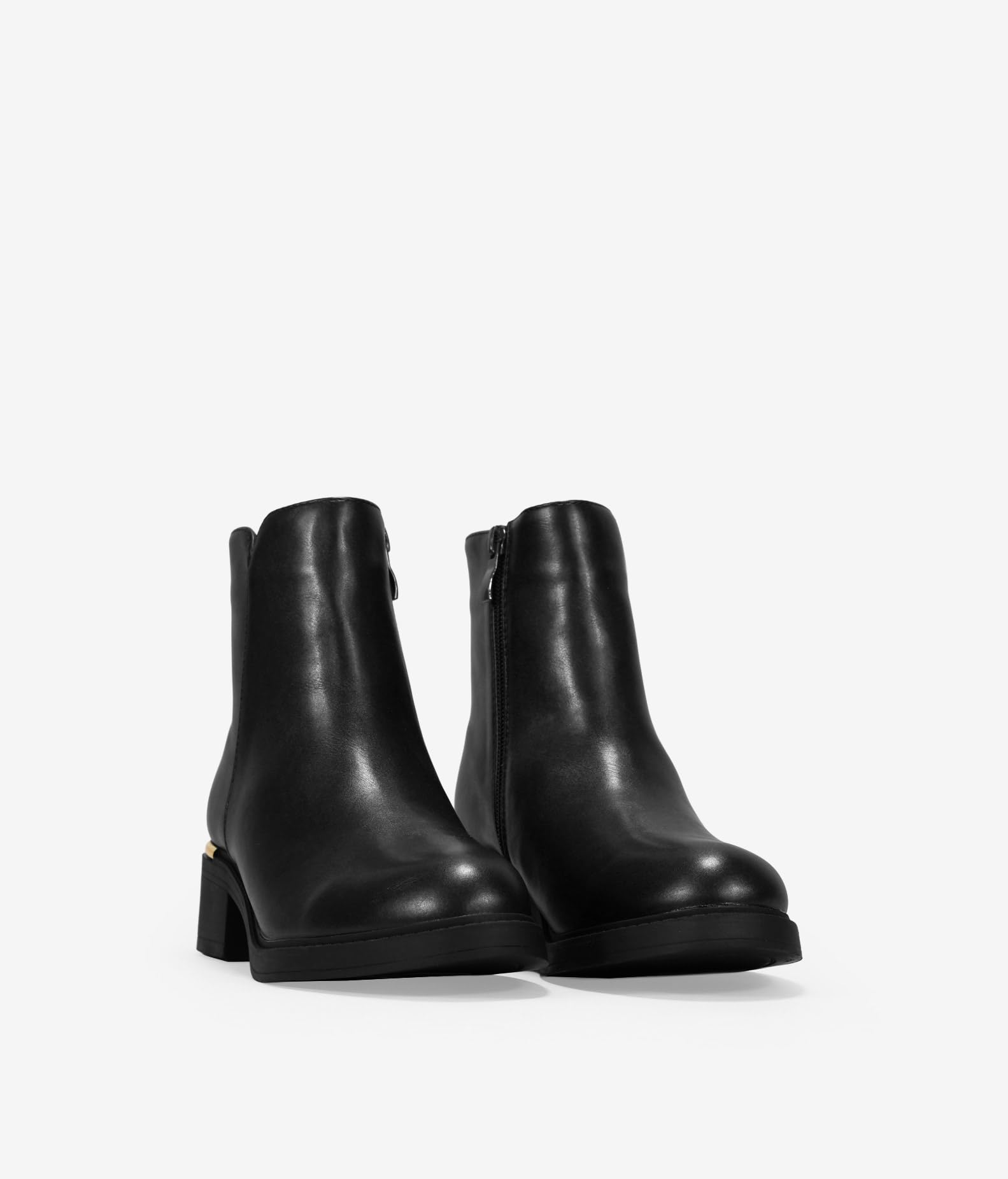 BOSANOVA Botines de caña Baja para Mujer en Piel Vegana con Suela Plana y Ligero tacón con Detalle metálico. Cierre con Cremallera Interior. Calzado para Mujer
